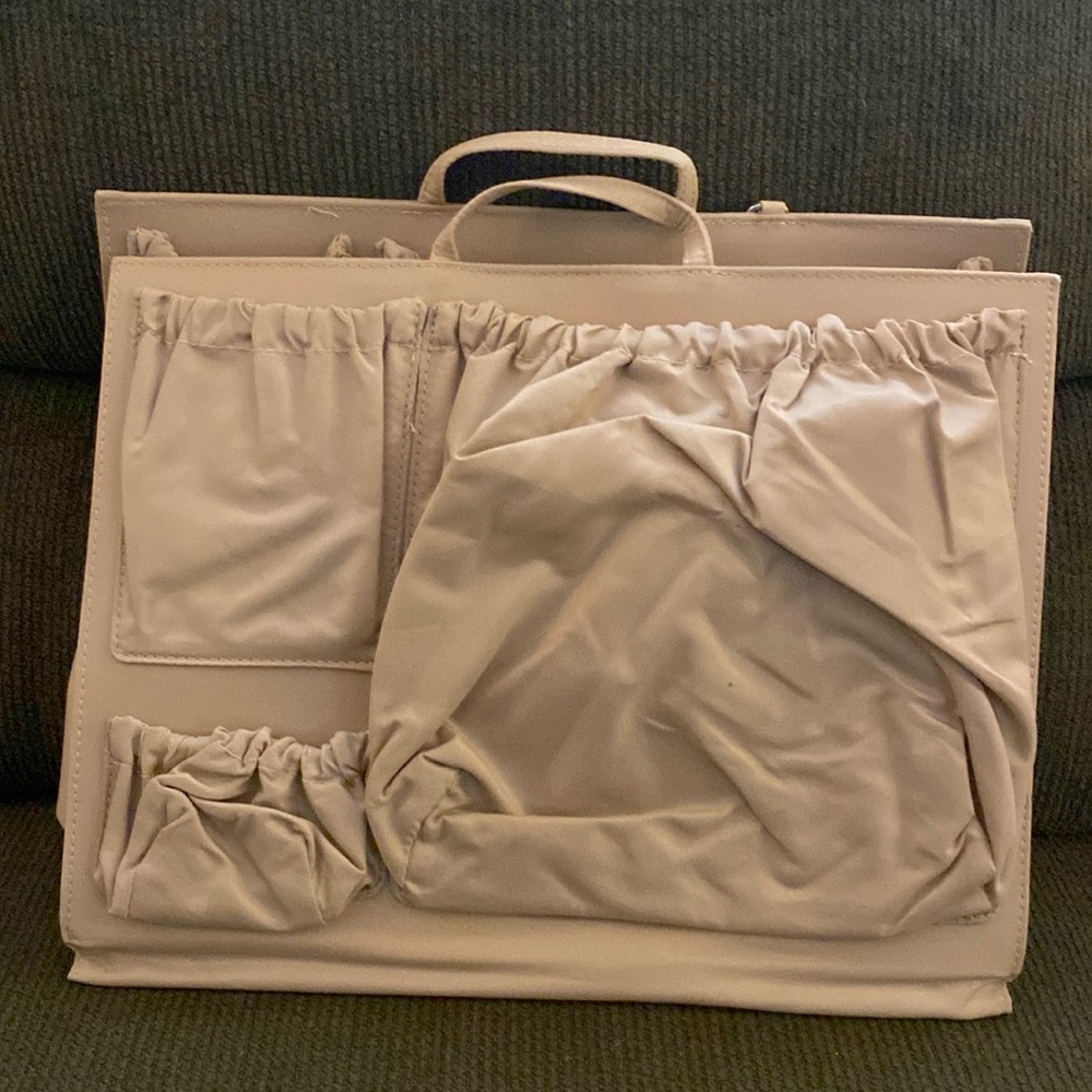 Tote Savvy organizer in color Almond